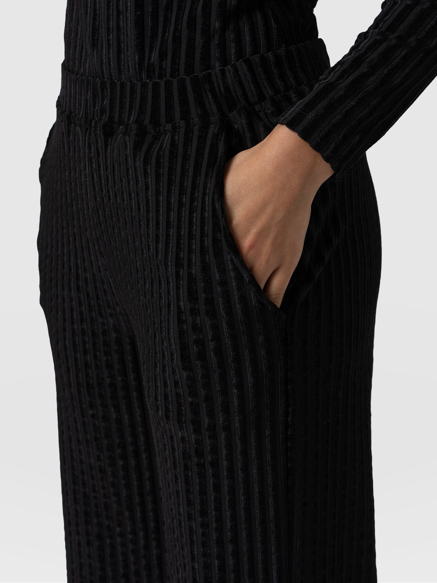 Apartment Pant Black Stripe Velvet - Women's Trousers | Saint + Sofia® USA